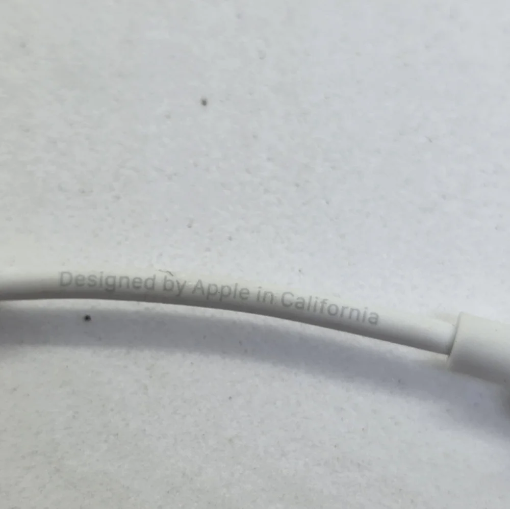 Apple Lightening To Audio Adapter